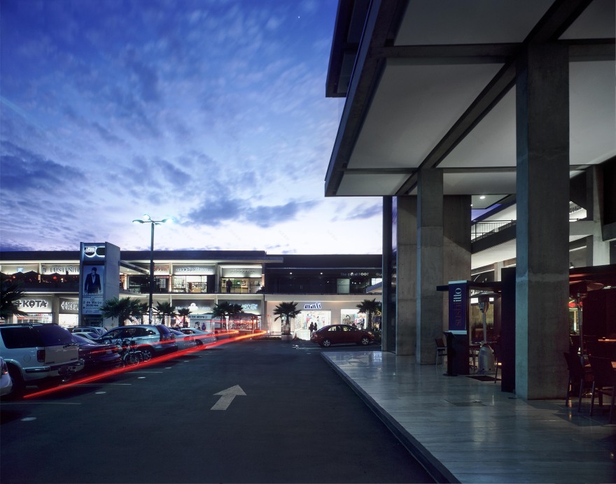 利用地形优势打造的商业中心-8