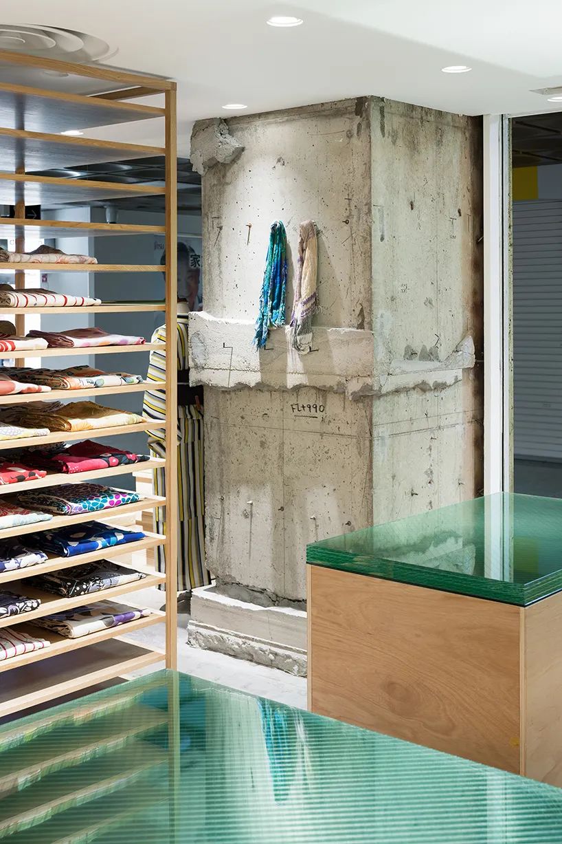 【477期】一家日本传统服装商店，独特的陈列方法从新定义了这个商店-25