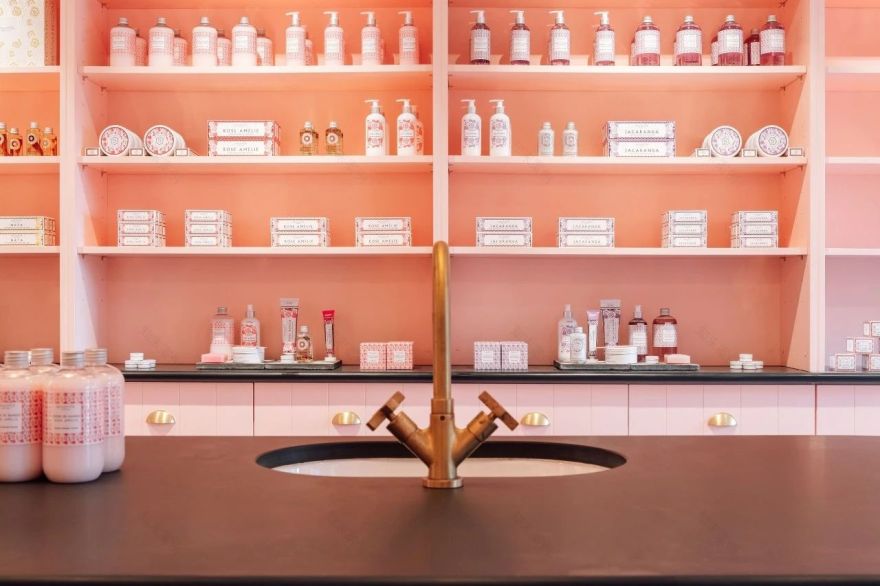 贝纳姆粉色商店 · 浪漫女孩心的魔法美容空间丨葡萄牙里斯本-10