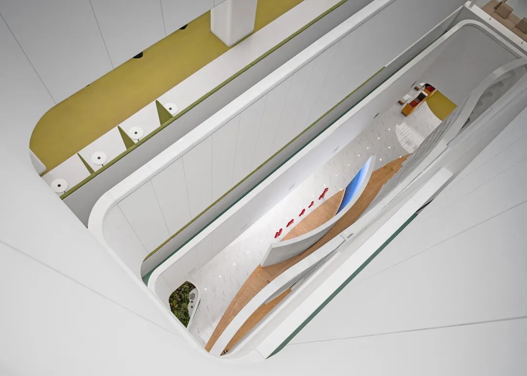 以空间色彩组织流线的市民中心设计-53