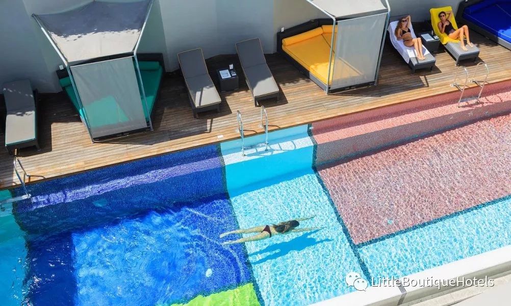 巴厘岛"Luna2"酒店 | 复古未来主义的室内设计盛宴-39