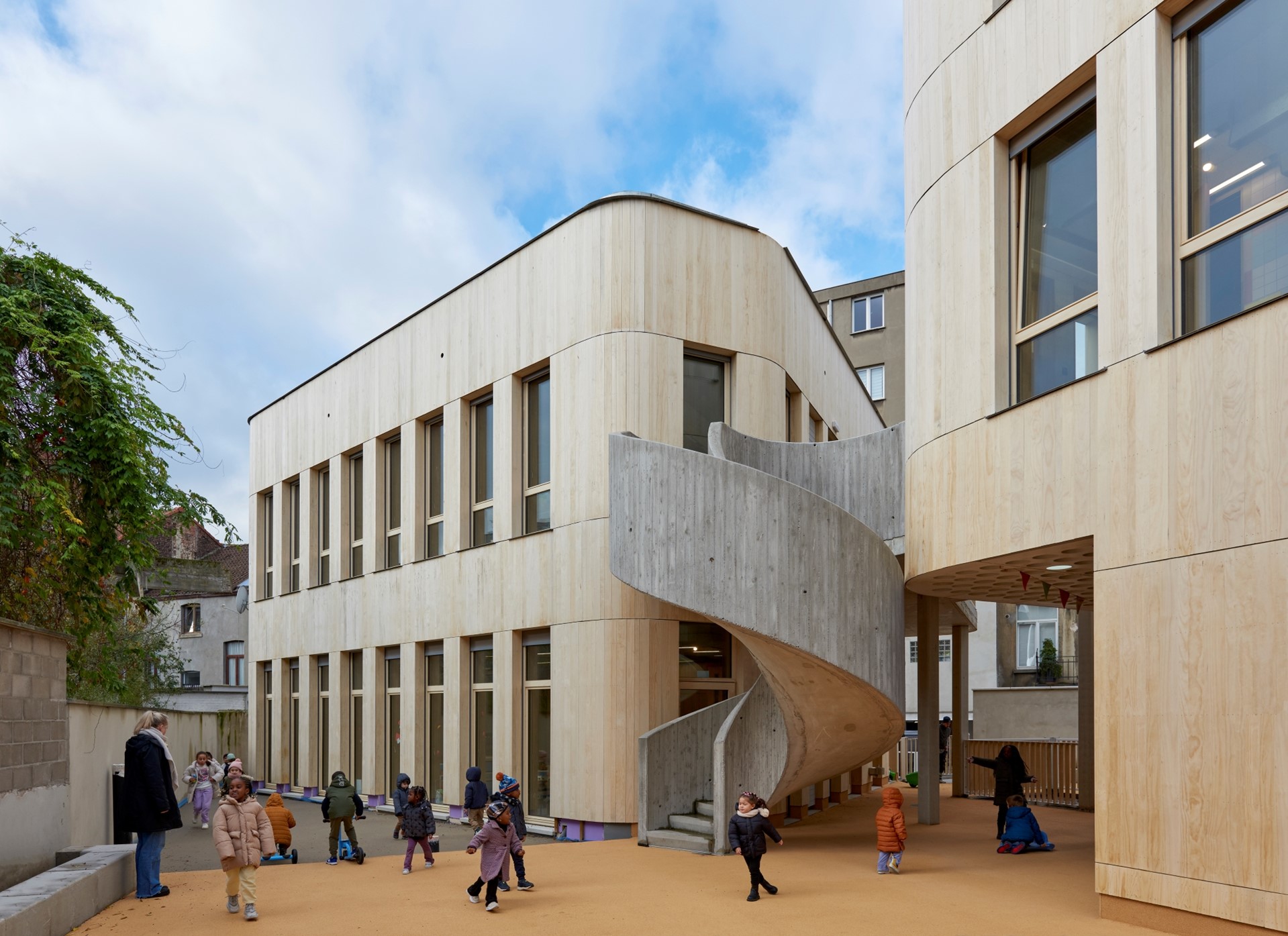 Zennestraat小学与住宅综合体丨保加利亚鲁塞丨BOB361建筑事务所-1