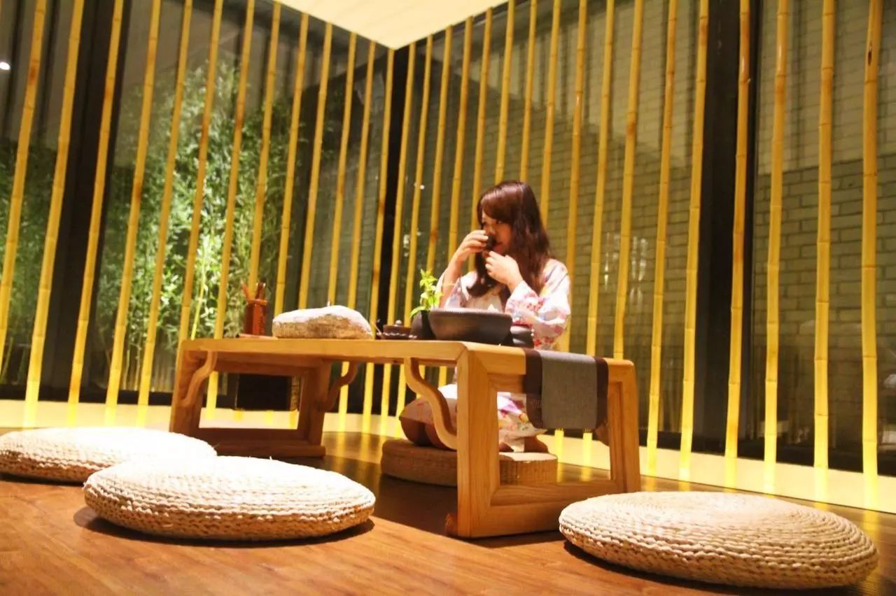 西安“小岳岳”放着豪宅不住，却跑到大山里花费百万爆改四合院，这一次却火爆整个民宿圈-91