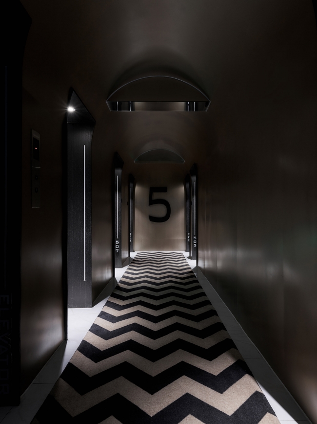 隐隅酒店 · 简约色彩的灵动空间改造-24