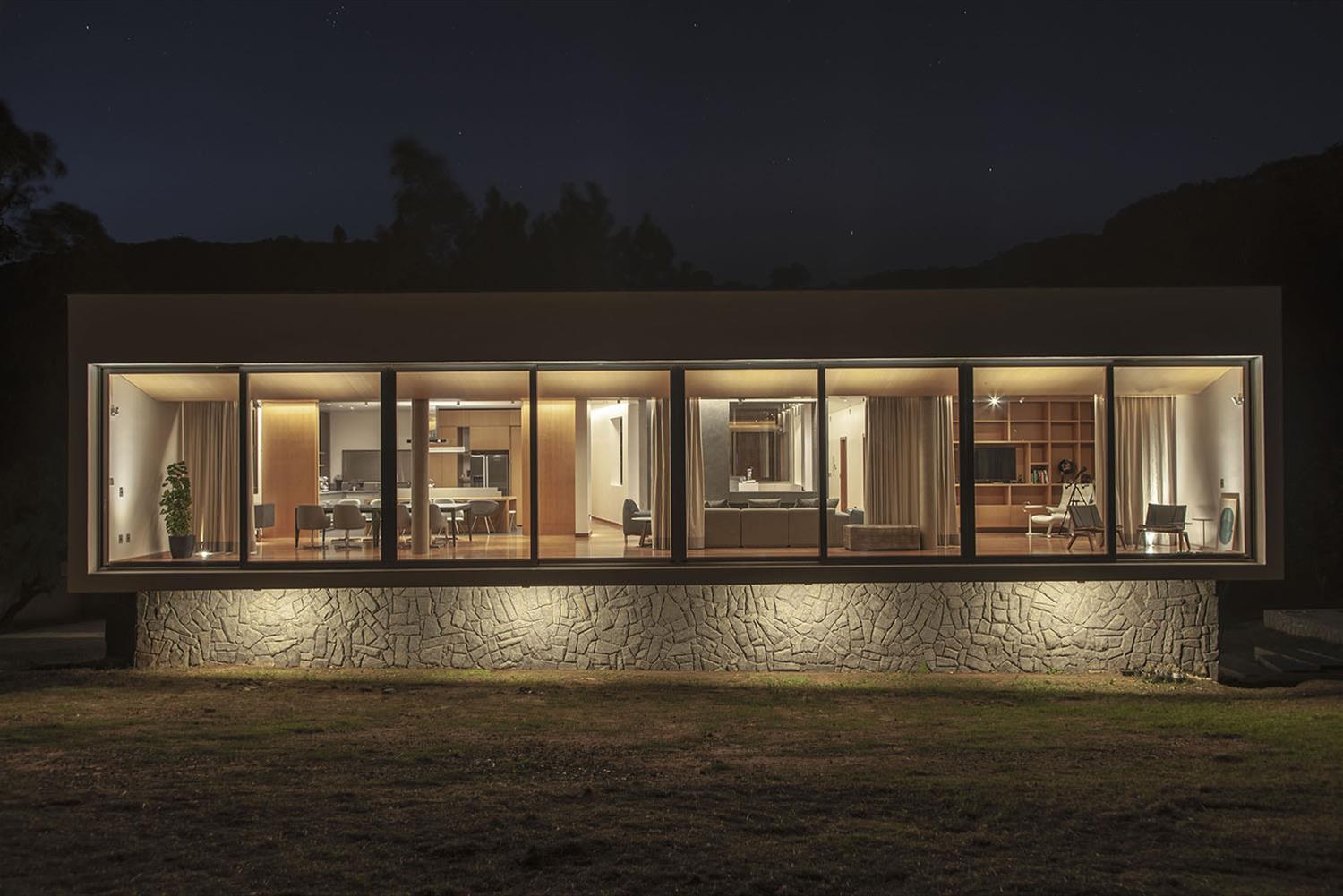 巴西圣玛利亚的现代绿意住宅 · Casa Chácara das Flores-8