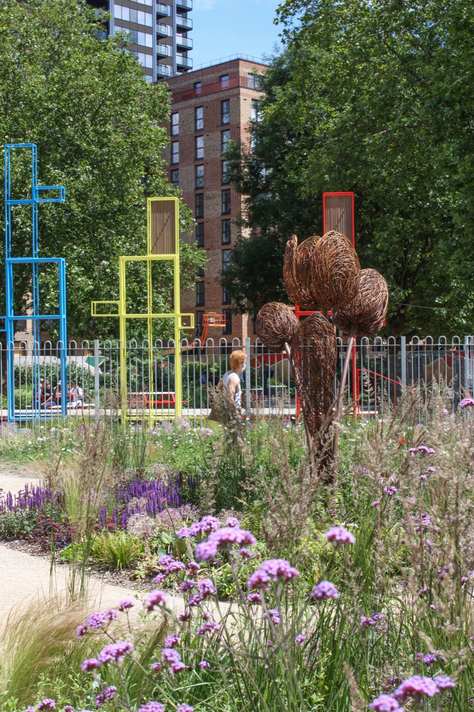 伦敦 Elephant Park 绿色空间重生 | Sayer Street 与 The Meadow-40