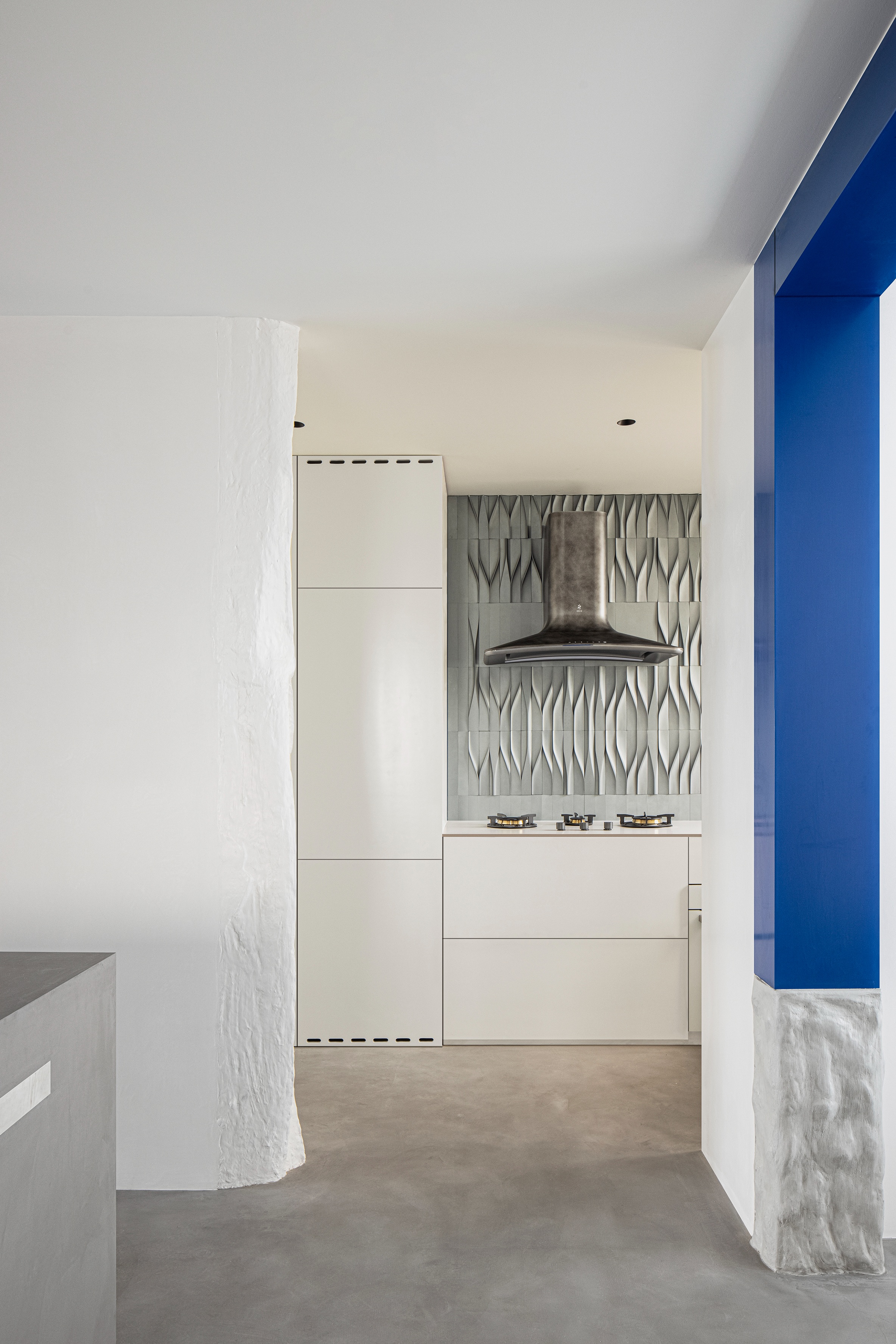 寻心归处,留白与蓝的极简居所丨中国上海-53