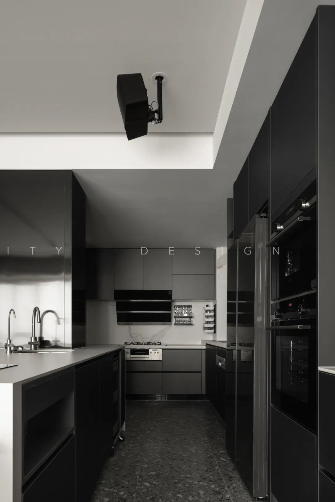 暗色调现代家居,尽享太湖美景丨中国苏州丨室研设计-46