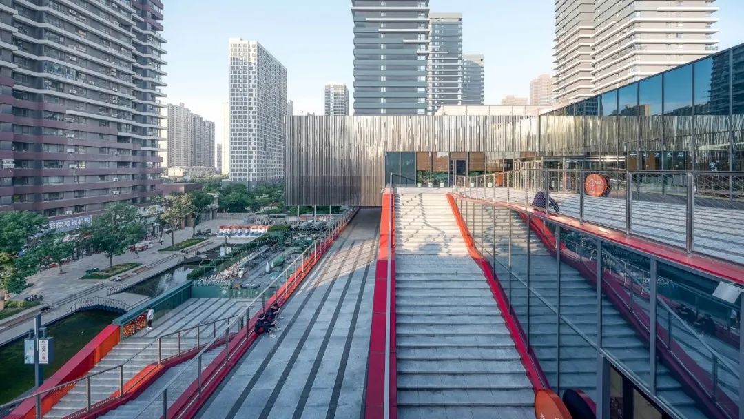 购物中心屋顶变跑道，颠覆传统空间设计-130