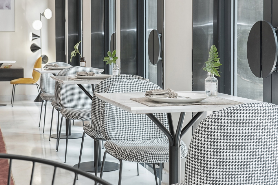 隐隅酒店 · 简约色彩的灵动空间改造-18