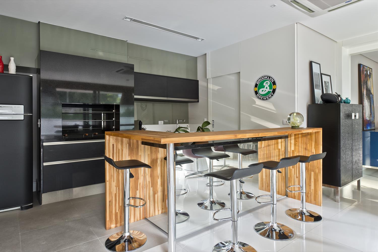 现代简约之家 | Curitiba 的钢铁魅力-9