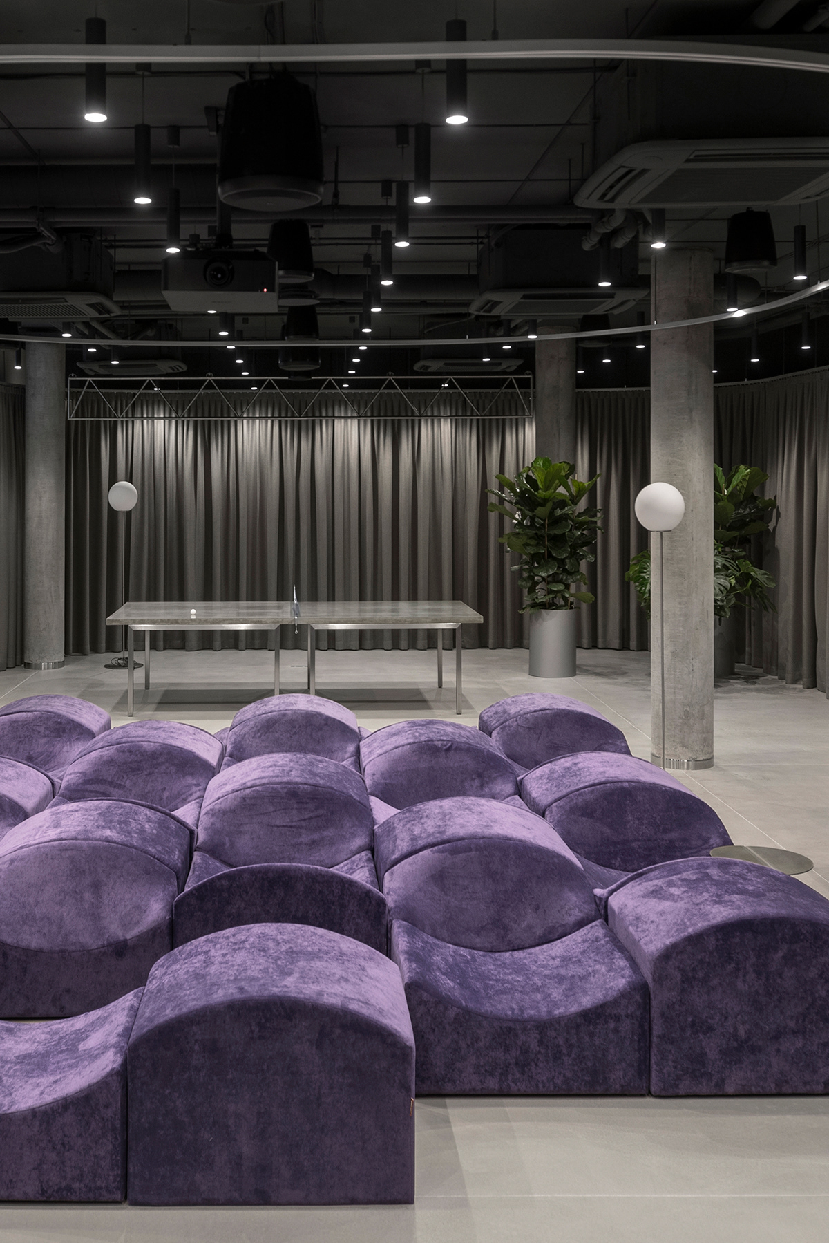 Hostinger 办公室-20