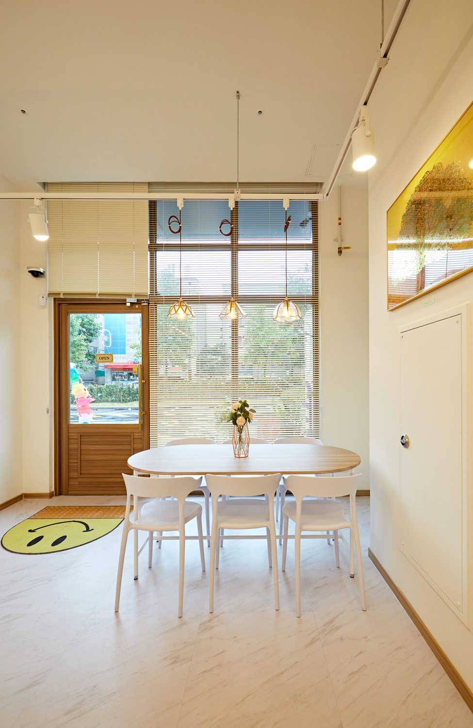 白色与木质的极简设计，10 分满分的咖啡厅-12