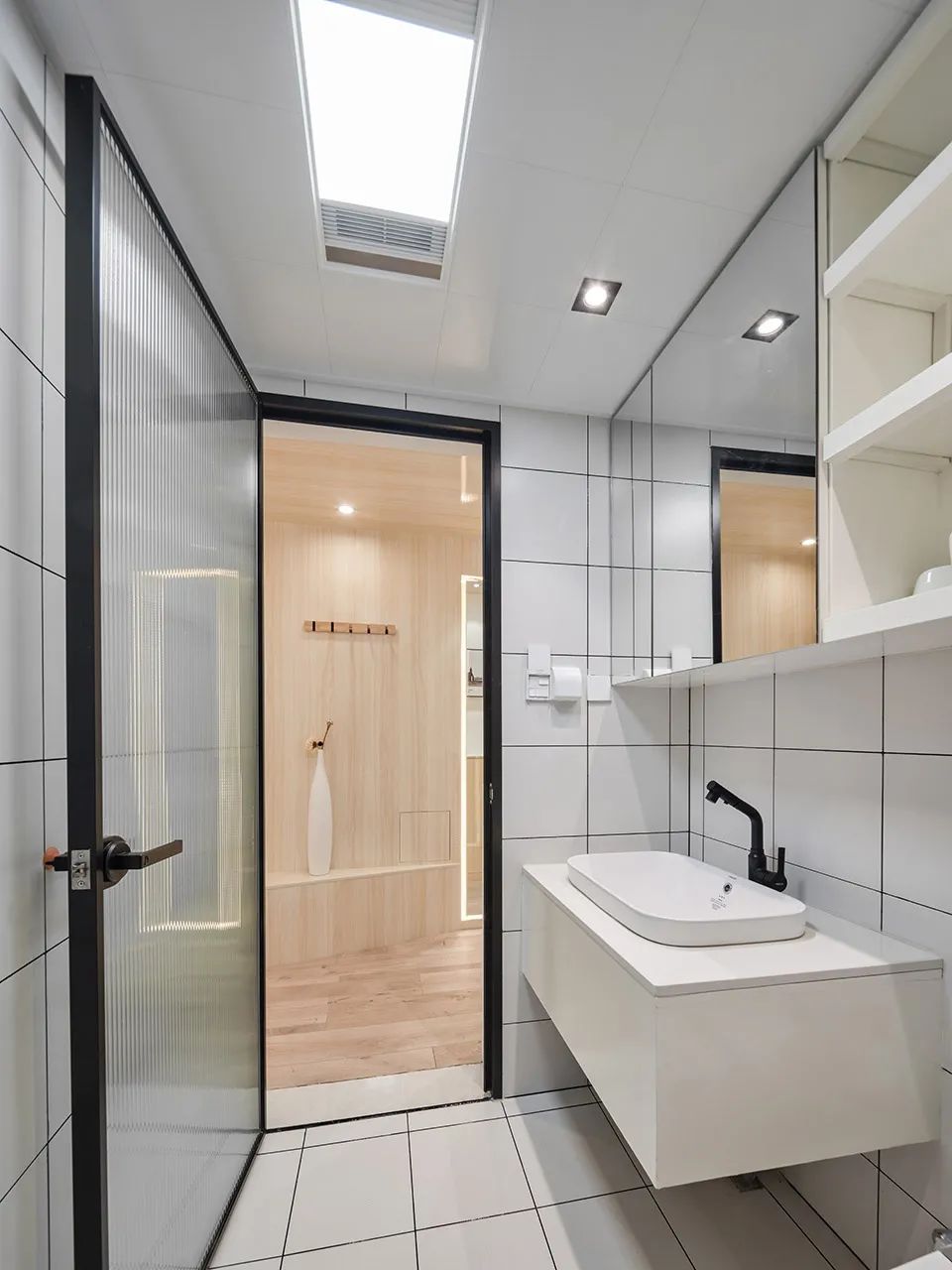 34㎡迷你小宅，斜线切出来的静谧原木居室！-77