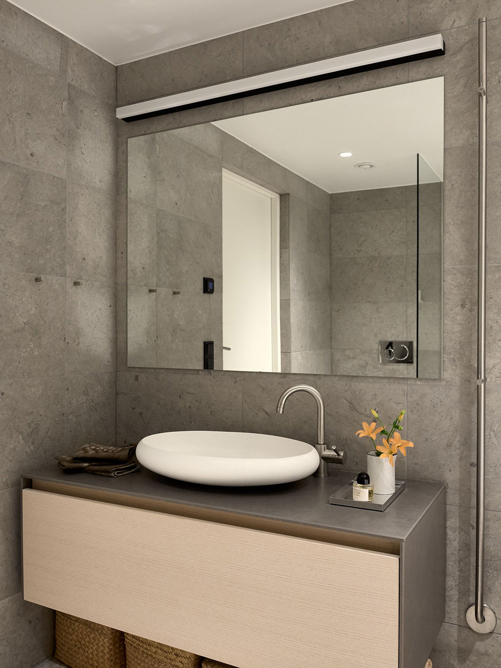 斯德哥尔摩时尚顶层公寓，玻璃隔墙成焦点-20