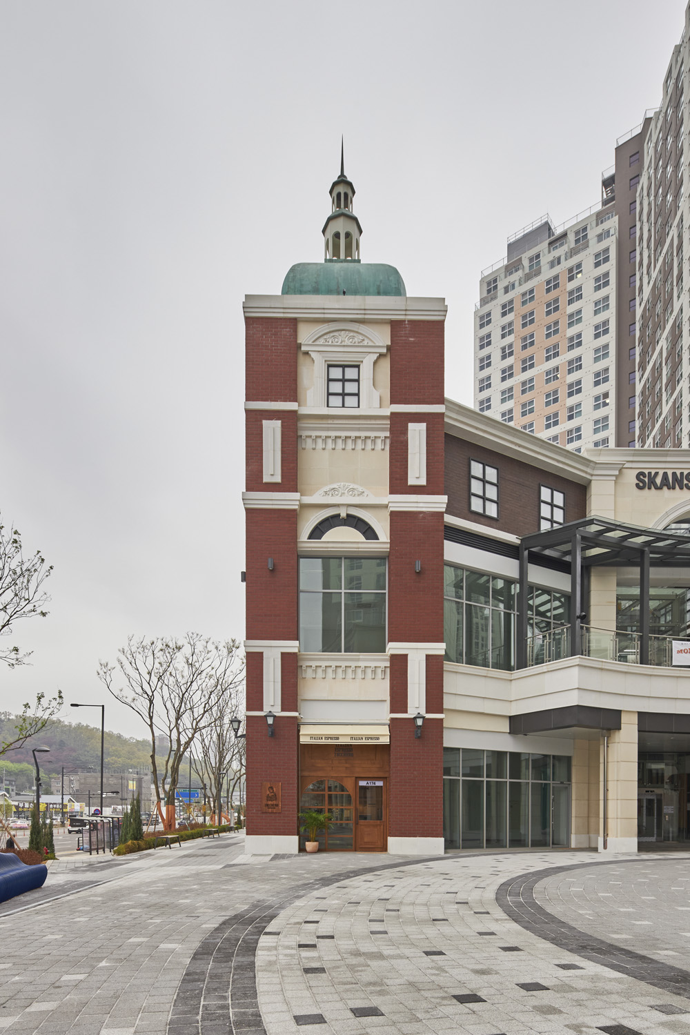 11 平米的精致咖啡厅 | 小巧而富有情调的室内设计-24