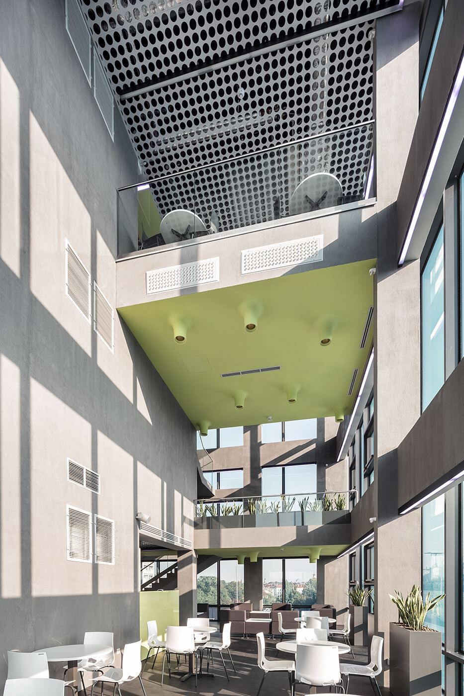 波兰 AGH 科技大学现代室内设计案例解析-20