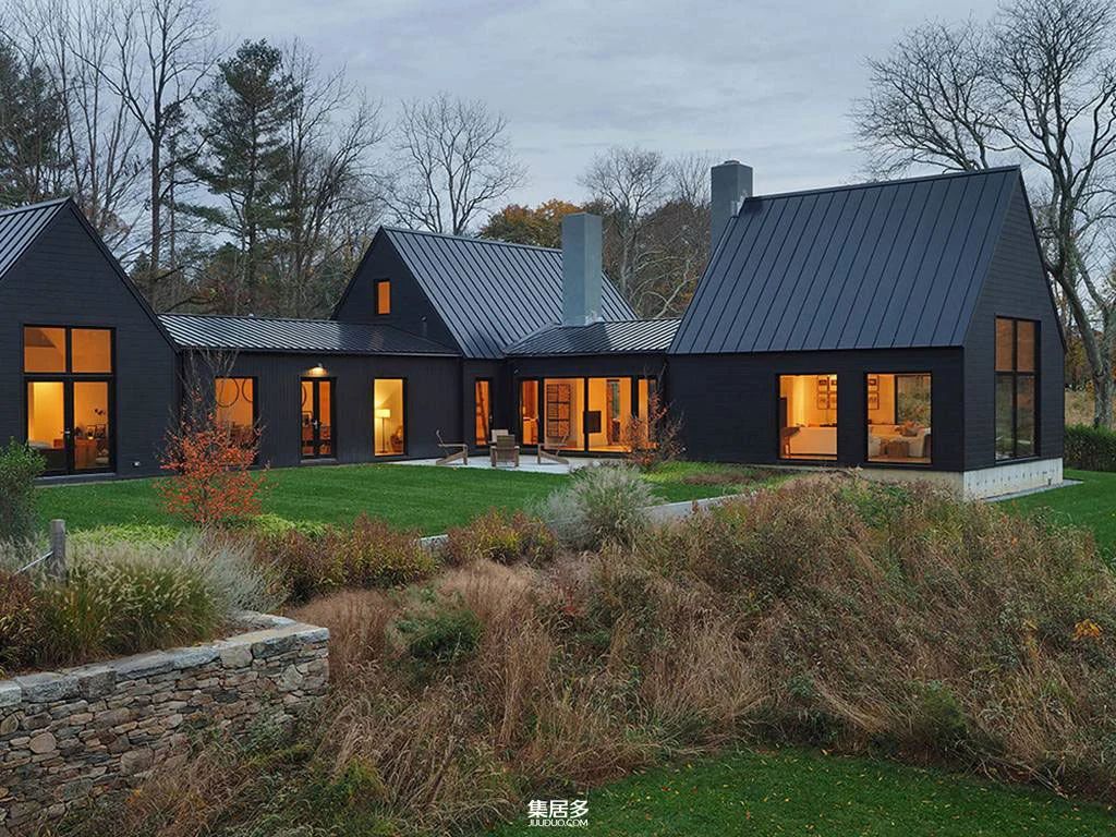 纽约州北部现代黑色小屋设计丨美国纽约-0