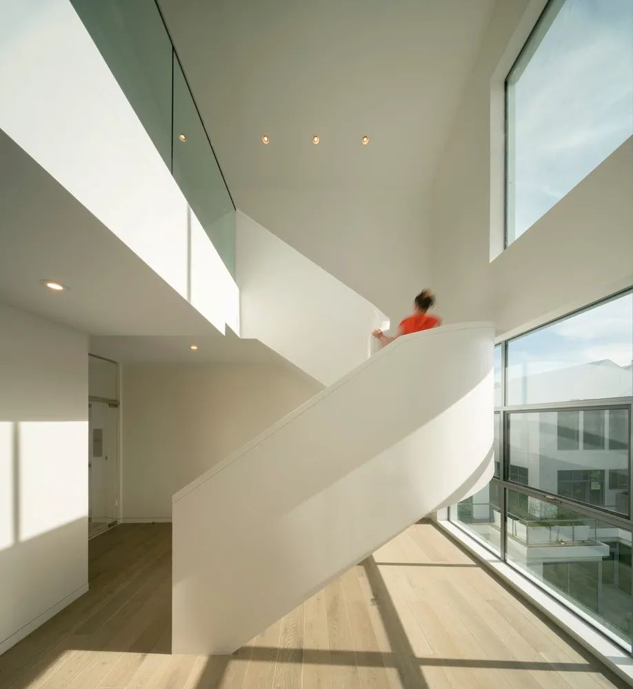 加州比佛利山庄“园艺屋”多功能绿色住宅设计-30