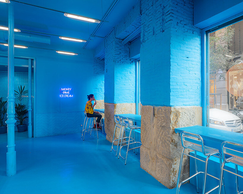 马德里蓝色 Brando 冰激凌店 | 色彩与空间的完美融合-17