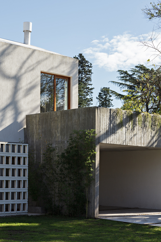 阿根廷封闭社区内的独特几何住宅-35