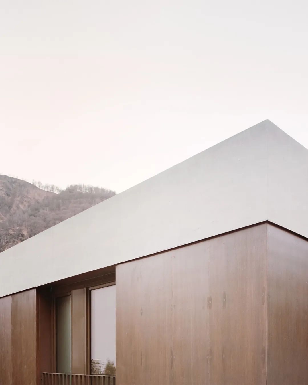 隐逸山谷中的艺术宅邸丨He 建筑工作室-4