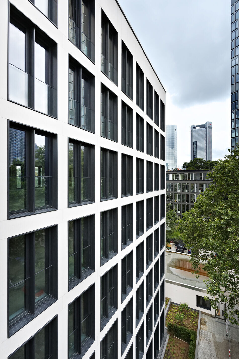 德国法兰克福 60 年代混凝土建筑的现代改造-10