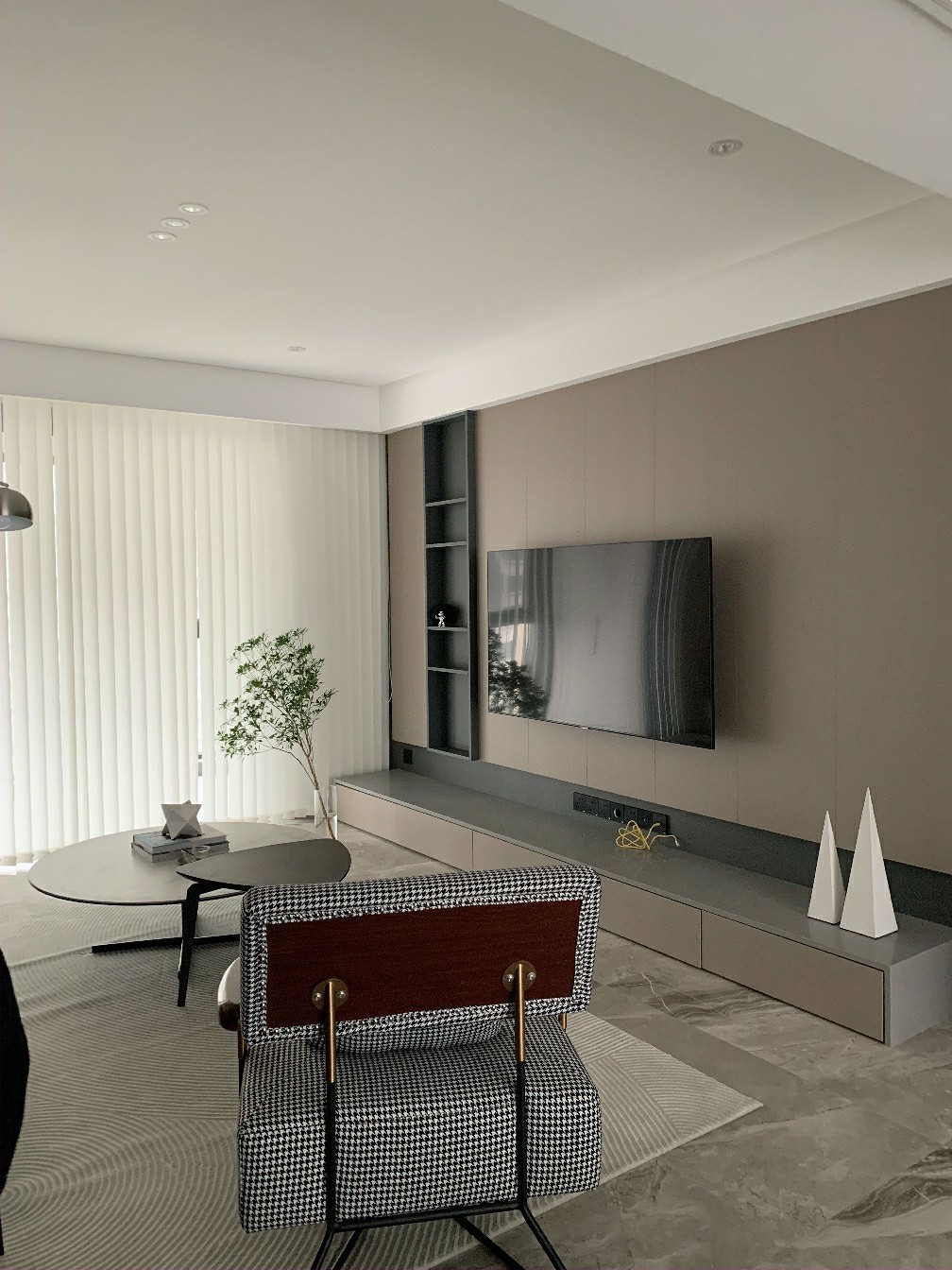 温馨极简主义客厅设计-6