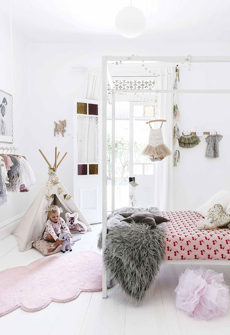 澳大利亚夏日海滩小屋的简约圣诞装饰-10