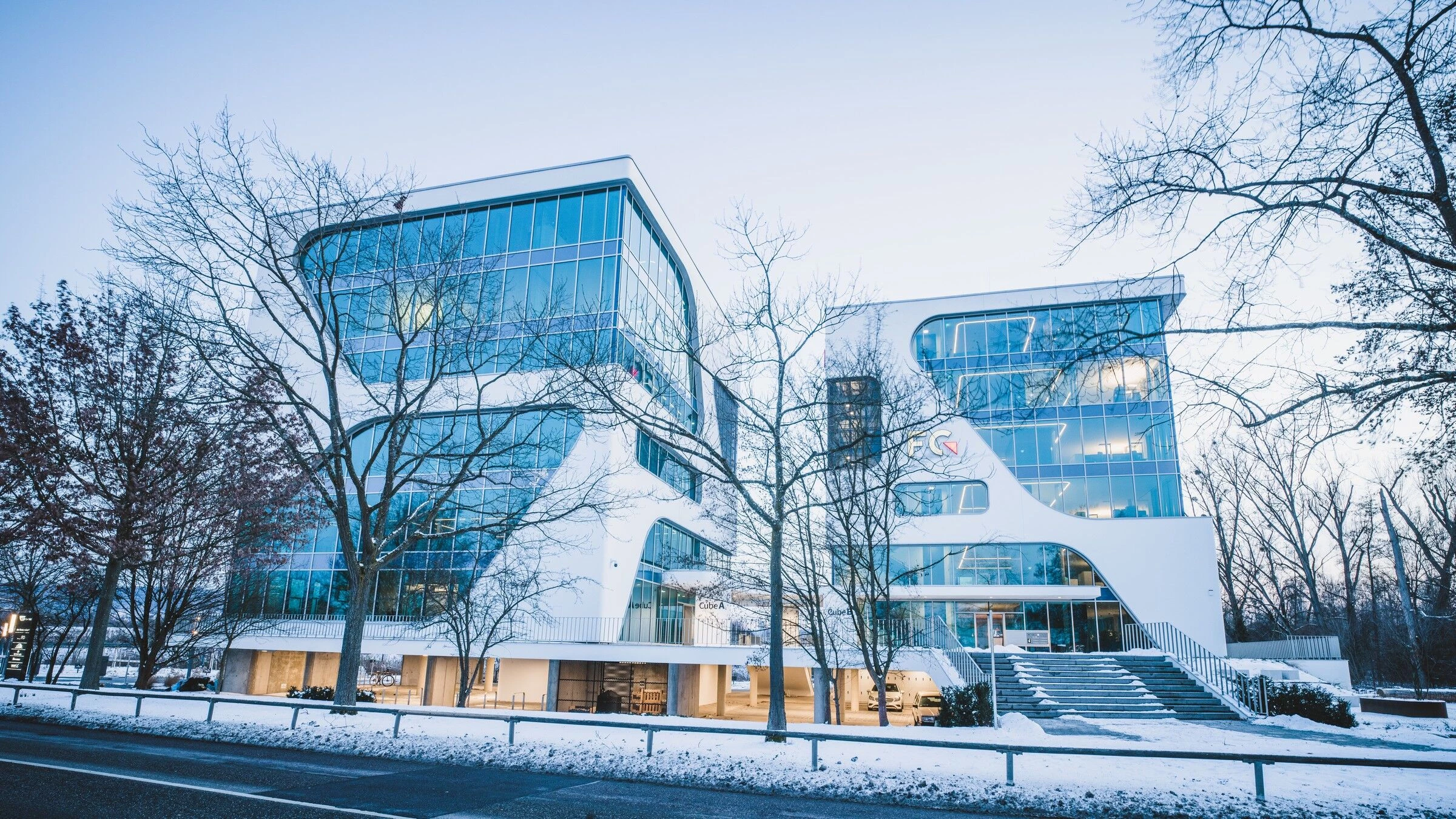 智能玻璃创新办公建筑——3deluxe 打造 FC 校园-29