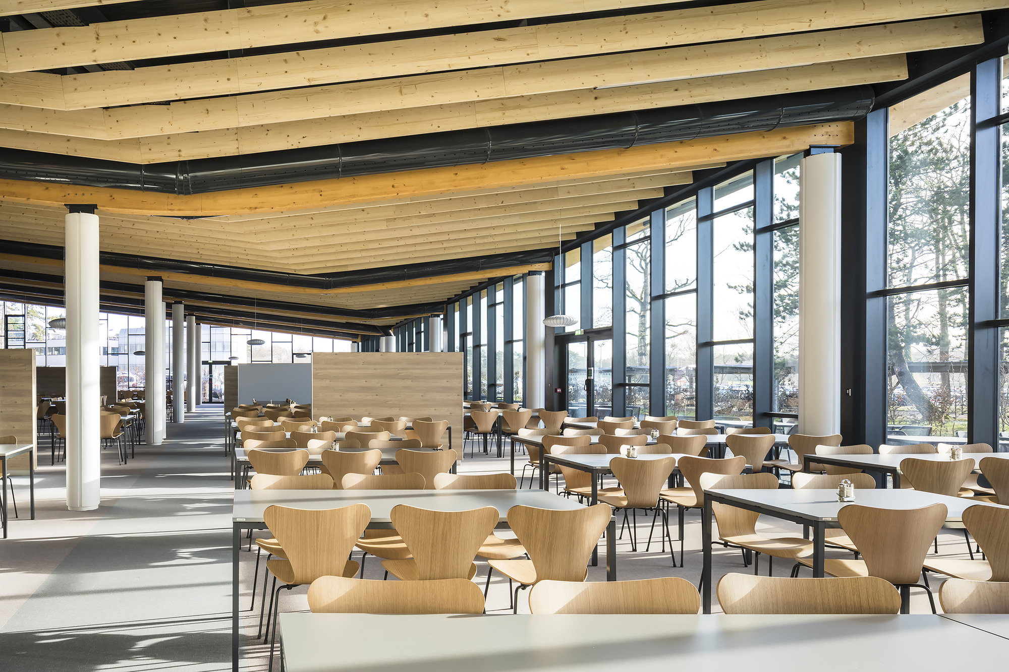 Parfums Christian Dior Company Restaurant  / Palissad Architectures-20