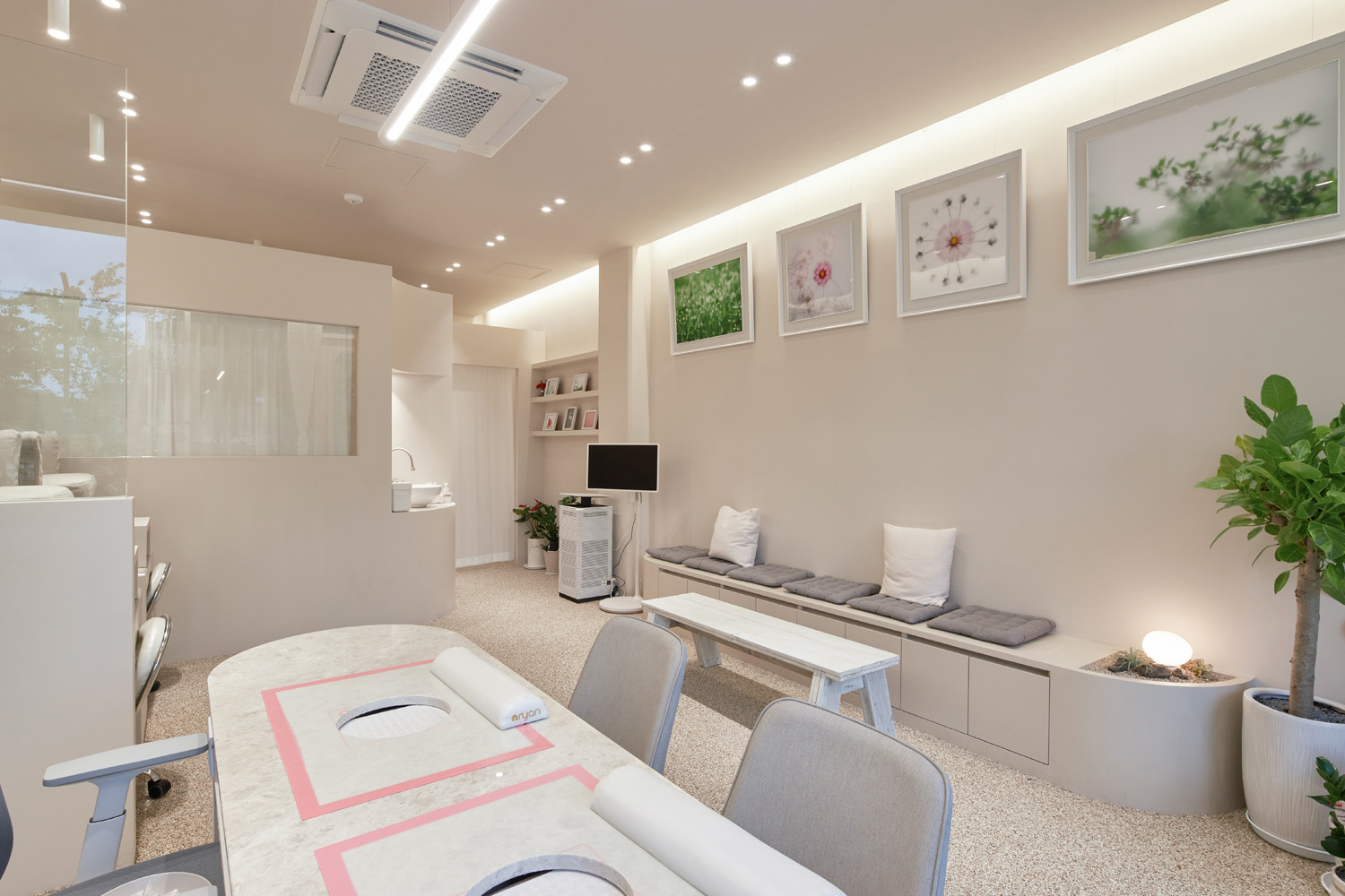 12 坪现代简约白调室内设计案例-5