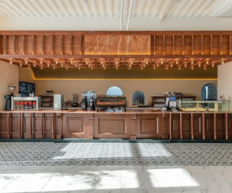 现代简约风咖啡厅设计，精致艺术品装点高级空间-4