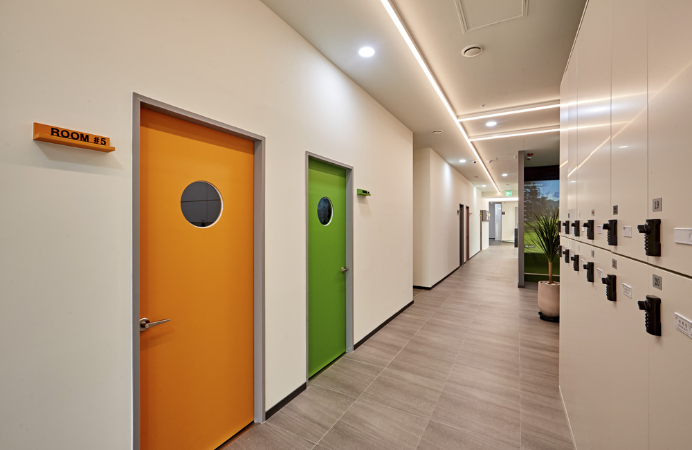 QED 高尔夫练习场 | 极简设计的 125 平米空间-24