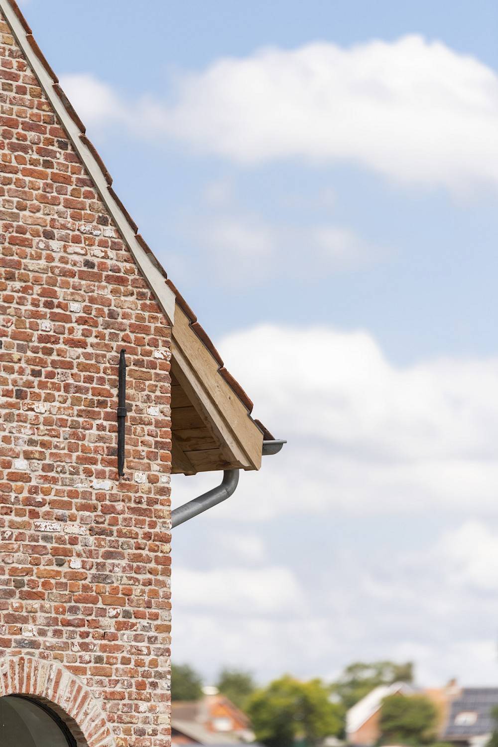 霍夫 VM AR 建筑事务所 （有限责任公司） 

注：BV是荷兰语Besloten Vennootschap的缩写，相当于英文的Private Limited Company ，即有限责任公司 不过这个表述在实际语境中也可按需省略 -15