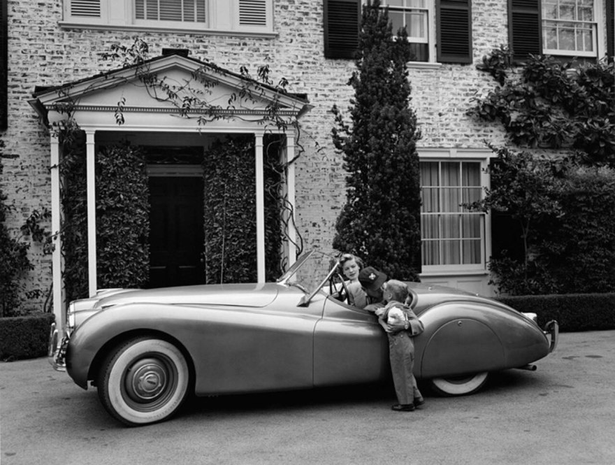 Inside a photography exhibition featuring Hollywood celebrities like you’ve never seen them before-10