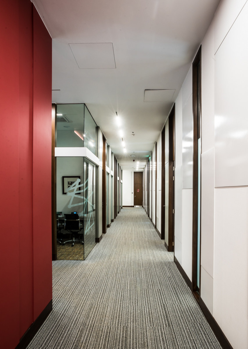 肯尼亚顶级律所现代办公空间设计-9