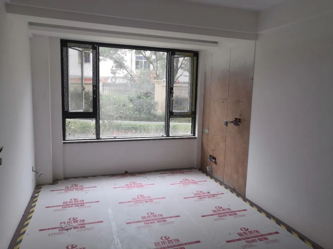 现代简约风格的艺术生活空间丨中国台州丨品东装饰-68