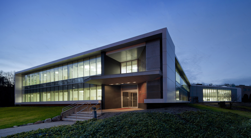 摩登 Luxottica 集团办公室 | 红白灰演绎高效工作环境-10