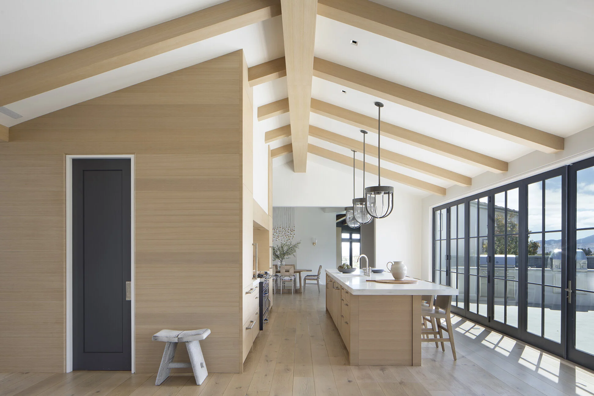 拉斐特·安·洛恩加特室内设计公司

注：Interiors常见用于室内设计、室内装饰等业务相关公司名称中，这里结合语境翻译为室内设计公司 若实际情况并非如此，可根据具体背景调整 丨美国-15