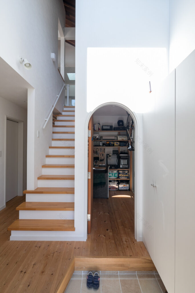 開放感に満ちた空間 子育てを想定して建てられたどこにいても家族がつながる住まい | Style of Life | 100%LiFE-8