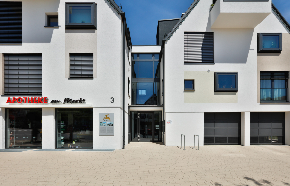  Wohnhaus und Gewerbe am Marktplatz Deckenpfronn - buerohauser-65