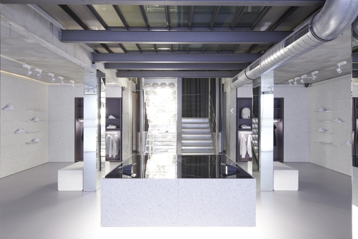 德国 SLFT 鞋店-18