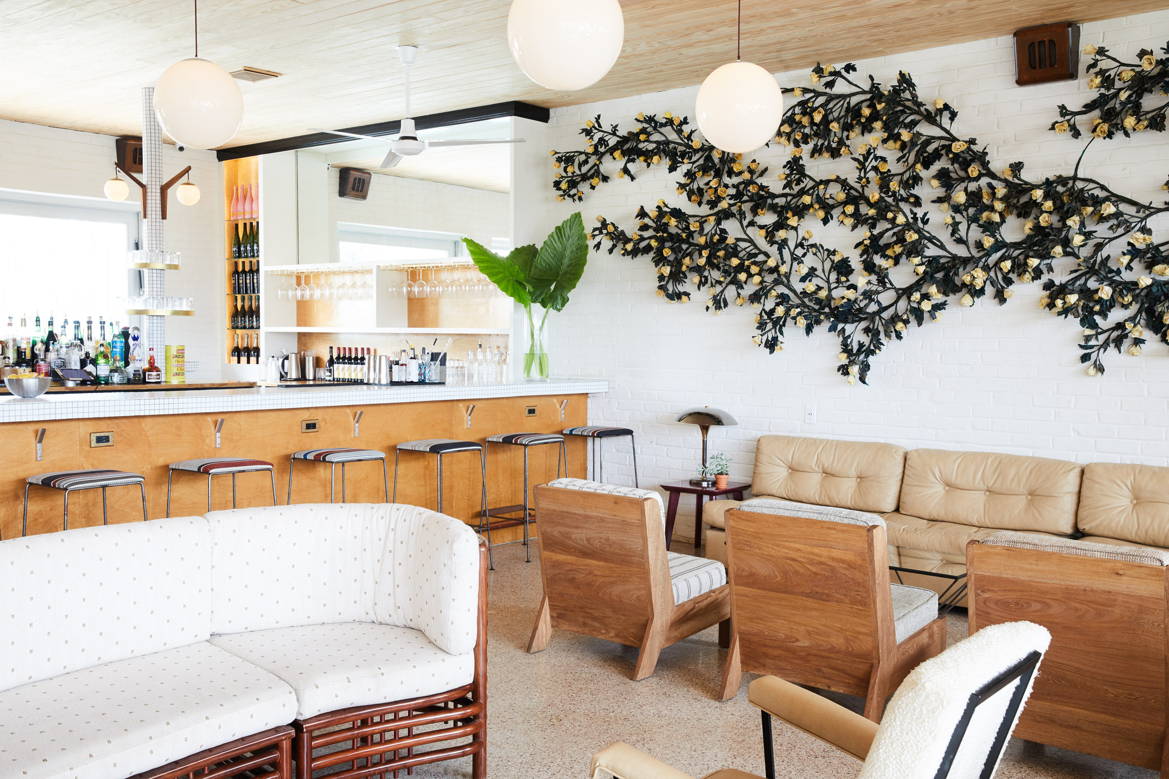 The Drifter Hotel occupies 1950s New Orleans motel-2