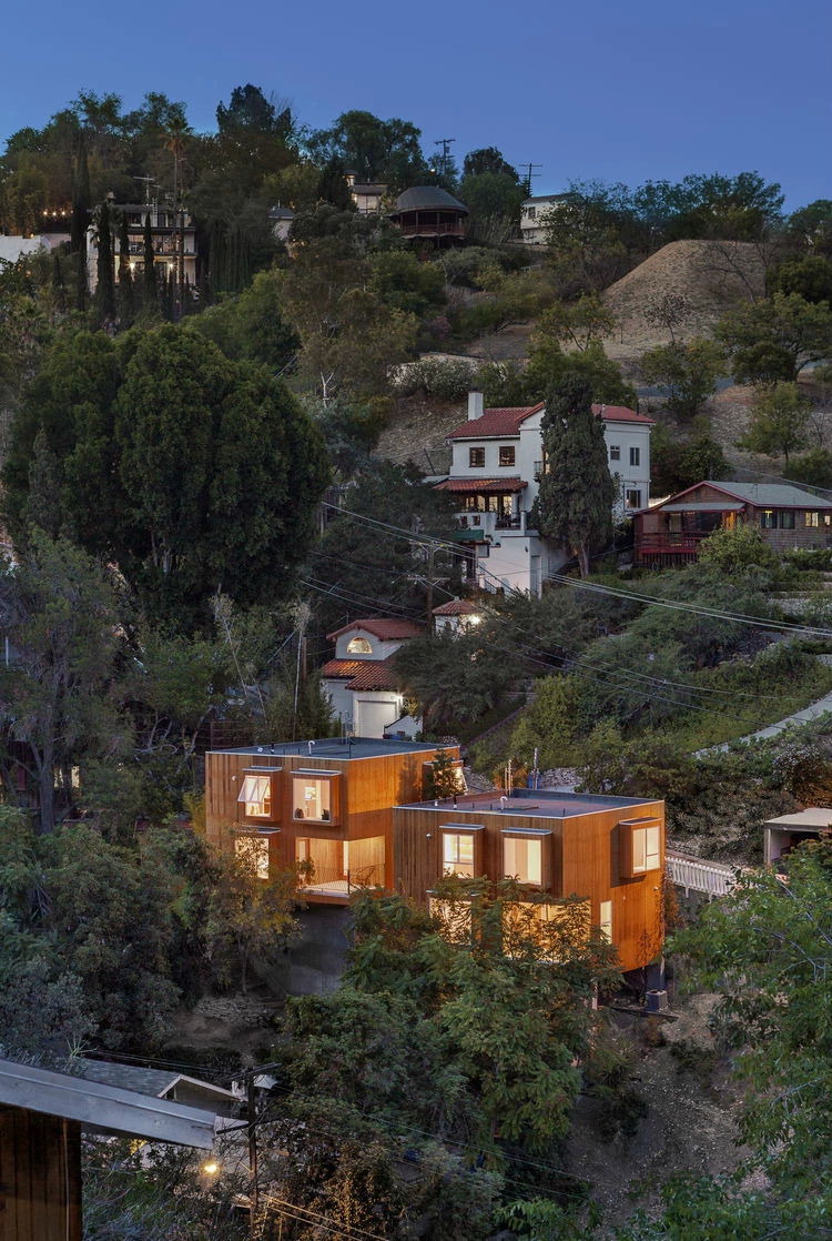 双胞胎在小房子很多空间向外延伸-4