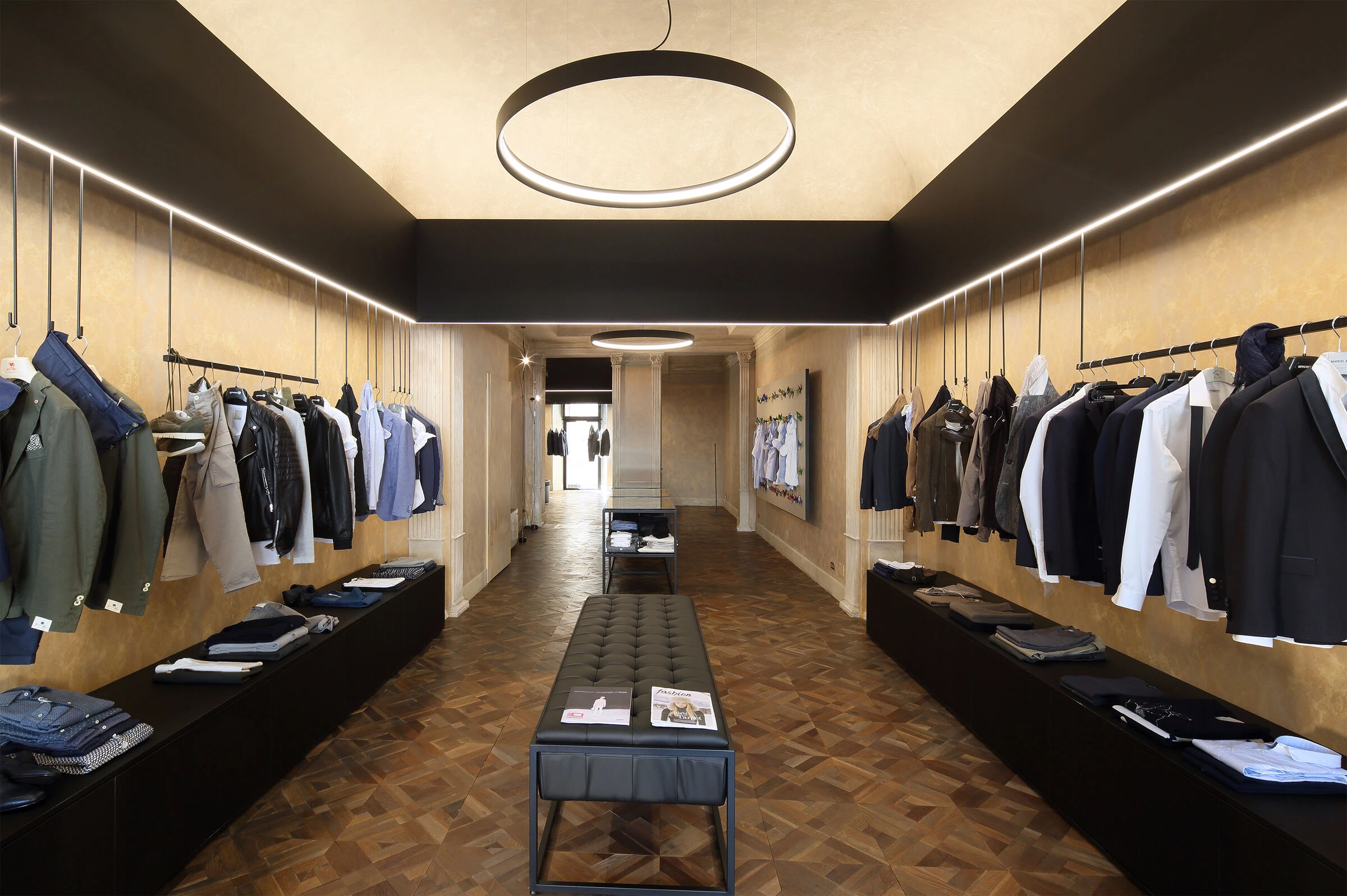 Reggio Emilia 服装店室内设计丨意大利雷焦艾米利亚-9