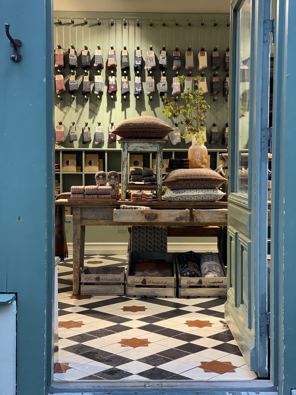 Öjbro Vantfabrik位于Haga Nygata店铺室内设计丨瑞典-12