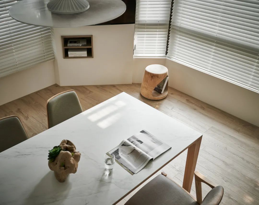 现代简洁清雅风的居住空间-24