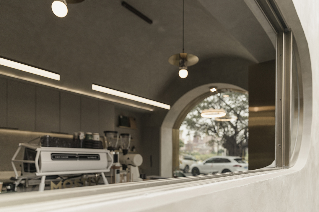 佛山Mostly Cafe | 灰盒子里的洞穴空间-21