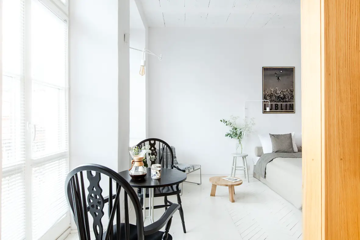 波兰 Lublin 的巧妙设计公寓 | 木质立方体融合多功能空间-7